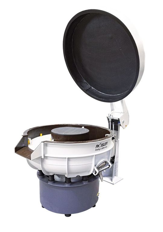 Der Rundvibrator R 420 EC wird bei Ottobock mit abgestimmten Schleifkörpern und Compounds für ein sehr breites Anwendungsspektrum eingesetzt. Der Rundvibrator R 420 EC wird bei Ottobock mit abgestimmten Schleifkörpern und Compounds für ein sehr breites Anwendungsspektrum eingesetzt.