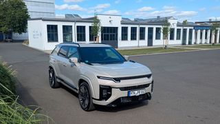 Aktuell orientieren sich nicht wenige SUVs an der klassischen Geländewagenoptik – der KGM Actyon macht da keine Ausnahme. (Bild: Rosenow – VCG)