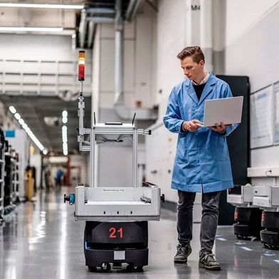 Siemens and NVIDIA are testing AI applications at Siemens’ Erlangen electronics factory, using digital twins to support production planning and prepare inspection systems before physical prototypes are available. (Bild: Siemens)