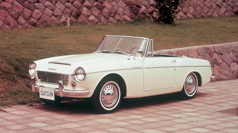 Bereits 1962 war u.a. mit dem Roadster Fairlady Nissans Einstieg in den deutschen Markt geplant, er scheiterte aber an fehlenden Vertriebspartnern. (Bild: Nissan)