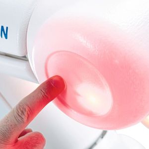 Die weiche Sensorhaut Airskin reagiert auf Druck.