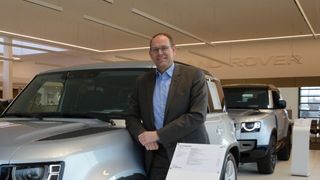 Jan-Kas van der Stelt, Geschäftsführer von Jaguar Land Rover Deutschland, blickt trotz der aktuellen Lieferengpässe zuversichtlich auf 2022. (Bild: Mauritz/»kfz-betrieb«)