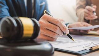 Für den Kfz-Handel sind die Neuregelungen in der Vertikal-GVO vorteilhaft. (Bild: © snowing12 - adobe.stock.com)