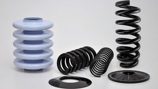 Niedriges Gewicht und und hohe Energieaufnahme sprechen für Federn aus faserverstärkten Kunststoffen statt aus Metallen. Auf die Federcharakteristik kann unabhängig von der Federgeometrie Einfluss genommen werden. (Bild: ILK)