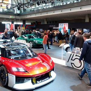 Porsche feiert in diesem Jahr 75 Jahre Automobilbau unter eigenem Namen. Auf der Retro Classics Stuttgart hat die Marke, anders als seit 2022 auf der Techno Classica, noch einen eigenen Stand. (Bild: Dominsky –  »kfz-betrieb«)