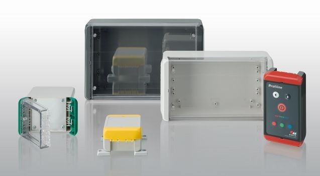 Bild 1: Im Bocube-Produktprogramm ergeben 18 Gehäusegrößen, zwei verschiedene feuersichere Materialien sowie zwei Deckel- und Farbvarianten insgesamt mehr als 100 unterschiedliche Gehäusetypen für elektronische Komponenten. (.)