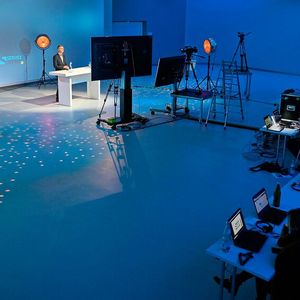 Ein erheblicher Aufwand war nötig, um die Präsentation live zu den Bewerbern und anderen Zuschauern zu übertragen.(Bild:  Johannes Untch)