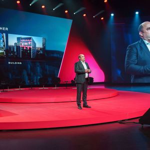 Sebastian Seitz, CEO von Eplan: «Die Zukunft liegt in der Zusammenarbeit – nur so können wir die Herausforderungen der Zukunft meistern. Die Technologien sind verfügbar. Die entscheidende Frage ist, wie wir konsequent diese Möglichkeiten in unsere Prozesse integrieren.»(Bild:  Jasper Ehrich/Eplan)