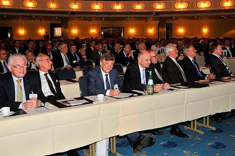 In der ersten Reihe: Führungskräfte aus der Branche beteiligten sich an der Tagung. (Foto: Zietz)