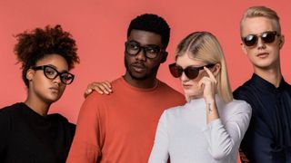 Designer Audio-Brille: Sieht zwar aus wie eine Brille, spielt aber Musik mit kristallklarem und lebendigem Klang. Die Bluetooth-Brille lässt sich intuitiv und komfortabel  über Touchpads an den Seiten jedes Bügels bedienen. (Fauna / Bernd Niederwieser)