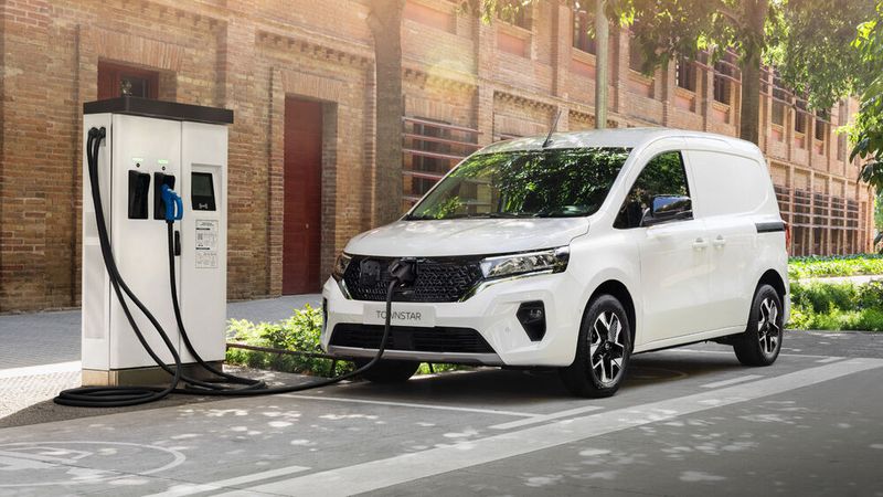 Der Nissan Townstar fährt 2023 elektrisch vor. (Bild: Nissan)