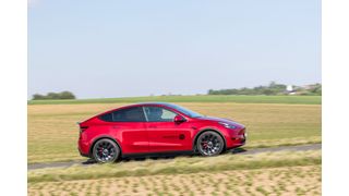Tesla liefert das Model Y seit kurzem in Deutschland aus. (Bild: SP-X/Frank Ratering)