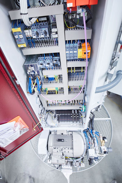 Nach umfangreichen Vorabtests unter Laborbedingungen wurden die Sicherheitsschaltgeräte Sirius 3SK2 und ID-Schlüsselschalter Sirius Act von Siemens inzwischen in die Serienfertigung übernommen. (Bild: Haver & Boecker oHG)