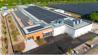 Der Augsburger Co-Location-Anbieter LEW Telnet hat in diesem Jahr sein „LEW Green Data Center“ in Betrieb genommen.  (Bild: LEW Telnet )