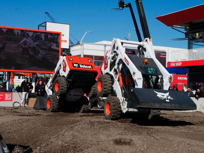 Bei Bobcat tanzten die Maschinen.  (Bild: Sandro Kipar/VCG)