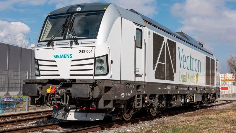 Die Siemens Vectron Dual Mode wurde für den Betrieb in Deutschland, Österreich sowie den grenzüberschreitenden Betrieb zwischen den Ländern zugelassen.(Bild:  Siemens Mobility)