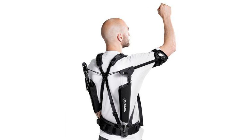 Das Exoskelett entlastet laut Unternehmen nachweislich die Schultergelenke und Oberarme bei Tätigkeiten mit erhobenen Armen. (Ottobock)