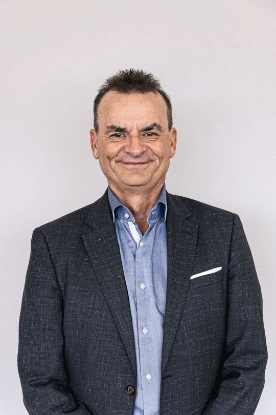 „Kapital ist verfügbar, Vertrauen nicht“: General a. D. Chris Badia über die Engpässe in den europäischen Verteidigungs-Lieferketten.(Bild:  Stefan Bausewein)