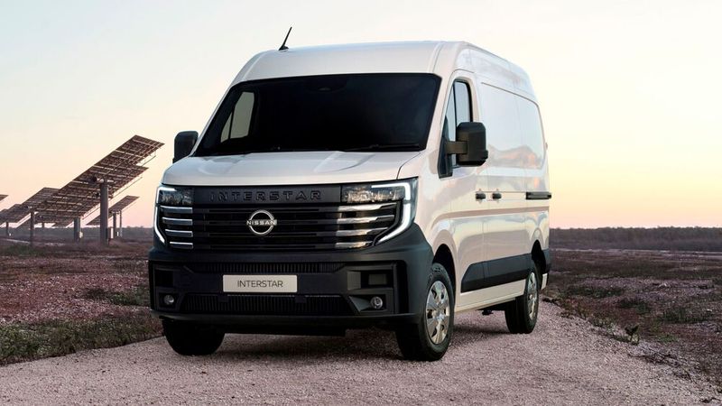 Die markanten LED-Tagfahrleuchten gehören beim Interstar zur Serienausstattung. (Bild: Nissan)