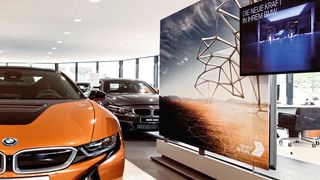 Das BMW- und Mini-Autohaus Becker-Tiemann ist in den vergangenen Jahren kontinuierlich gewachsen. Vor allem der wachsende Anteil an Elektroautos sorgte 2019 für gute Stimmung. Becker-Tiemann hat nicht nur die Zahl seiner BMWi-Verkaufsstandorte vorzeitig erweitert, sondern auch seine Verkaufsmannschaft für die Elektromobilität fit gemacht. (Bild: Becker-Tiemann)