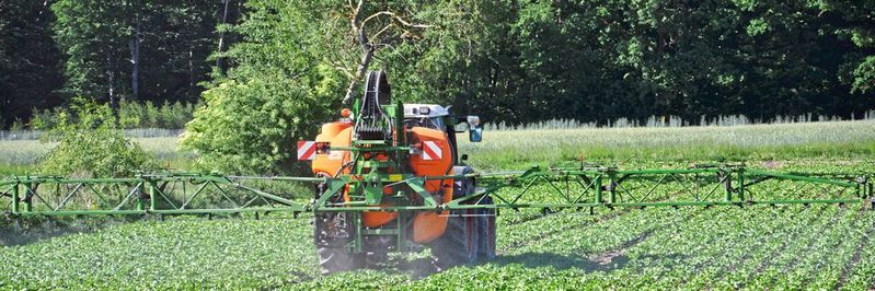Pestizide in der Landwirtschaft tragen zum Verlust der Biodiversität bei. Pestizide in der Landwirtschaft tragen zum Verlust der Biodiversität bei.