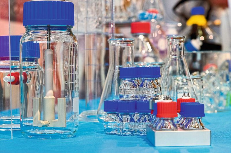Die Spezialgläser von DWK Life Sciences sind auf den LAB-SUPPLY-Messen stets ein hingucker.    Mehr Infos zu den kommenden LAB-SUPPLY-Messen finden Sie auf www.lab-supply.info (Bild: Stefan Stark)