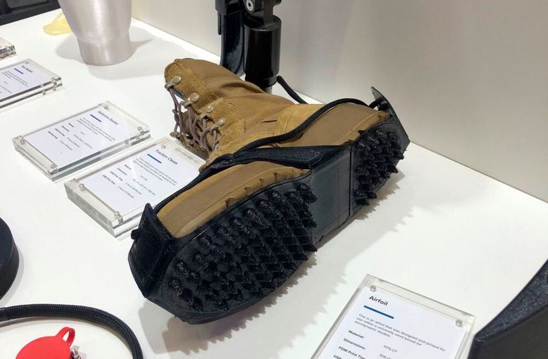 Diese aus TPU-Material gefertigte Profilsohle wurde mit einem Essentium HSE 280i HAT-Drucker speziell für die US Army gedruckt, als in Texas unerwartet viel Schneefall aufkam.  (Bild: J. Hoher / VCG)