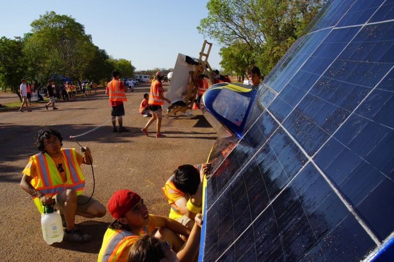 Impressionen vom Solarautorennen World Solar Challenge 2013. (Bild: World Solar Challenge)