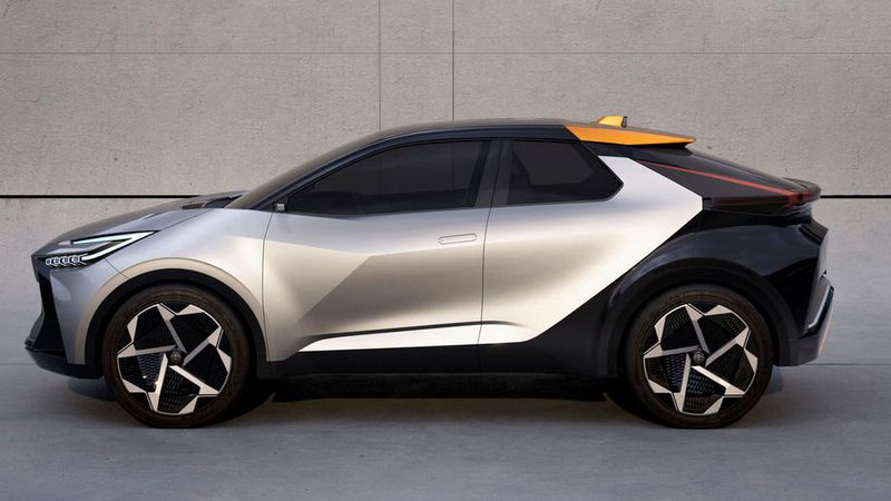 Zu der Zweifarb-Lackierung aus  Silber und Schwarz kommt beim  C-HR Prologue ein dritter Farbakzent in Schwefelgelb hinzu.  (Bild: Toyota)