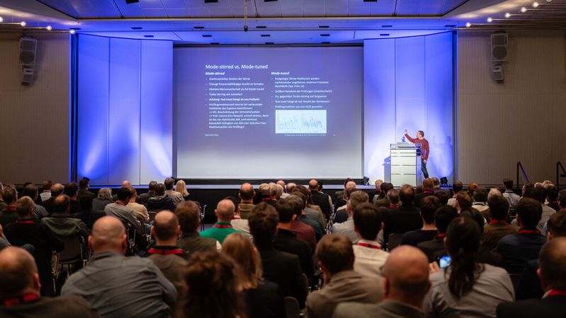 Der EMV-Kongress richtet sich insbesondere an Fach- und Führungskräfte sowie Nachwuchsingenieure.(Bild:  Mesago / Mathias Kutt)