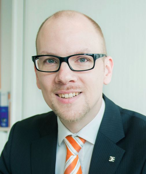 „Wir sind mit verschiedenen Projekten in der Clusterinitiative „it’s OWL“ aktiv. Aus dieser Initiative entstand unter anderem ein selbstkorrigierendes Stanz-Biege-Werkzeug für unsere Produktion