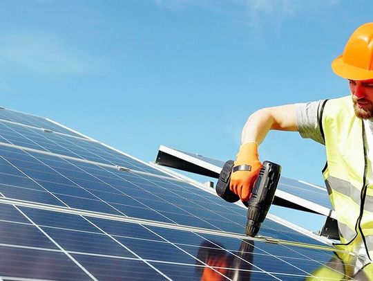Neues Nutzungskonzept! WI Energy bietet bei Photovoltaikanlagen jetzt die Eigennutzung mit Verpachtung an. Was das bedeutet, erklären die Spezialisten in diesem Beitrag. Neues Nutzungskonzept! WI Energy bietet bei Photovoltaikanlagen jetzt die Eigennutzung mit Verpachtung an. Was das bedeutet, erklären die Spezialisten in diesem Beitrag.