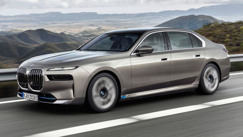 Die BMW-intern G70 genannte 7er-Reihe soll im November in den Markt eingeführt werden. Die BMW-intern G70 genannte 7er-Reihe soll im November in den Markt eingeführt werden.