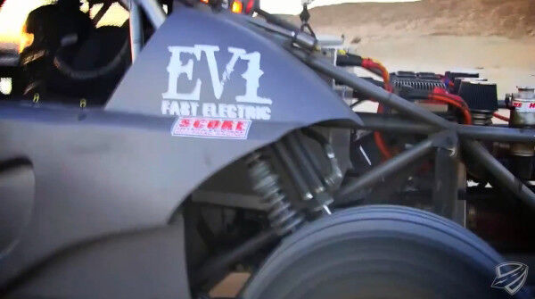 Das EV 1 ist der erste elektrisch angetriebene Rennwagen für Baja-Rennen (Bildquelle: SRI, SRD, EV West)