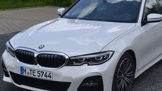 Die neue 3er-Limousine steht seit März 2019 bei den BMW-Händlern bereit. Wir haben die Variante 320d M Sport für mehrere Tage Probe gefahren. (Michel/»kfz-betrieb«)