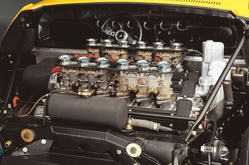 Der 4,0-Liter-V12-Motor war direkt hinter dem Cockpit platziert, Getriebe und Differential als Einheit am Rahmen. (Lamborghini)
