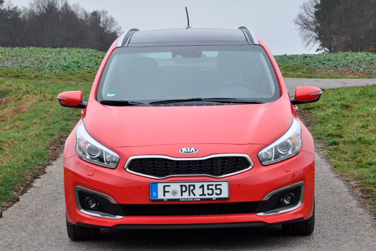 Die „Tigernase“ macht auch beim Ceed Sportswagon klar: Hier kommt ein Kia. (Foto: Wehner)