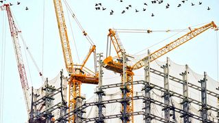 Der Aufbau einer cloud-fähigen Anwendungsarchitektur bedeutet, sich auf neue Prozesse einzulassen, ohne traditionelle Verfahren komplett über Bord zu werfen. (Bild: gemeinfrei© Free-Photos )