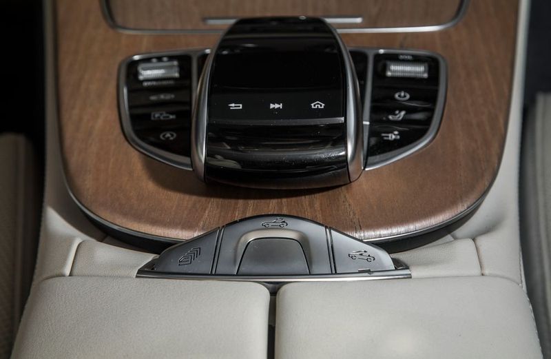 Das Bediensystem ist aus anderen aktuellen Mercedes-Modellen bekannt. (Mercedes-Benz)