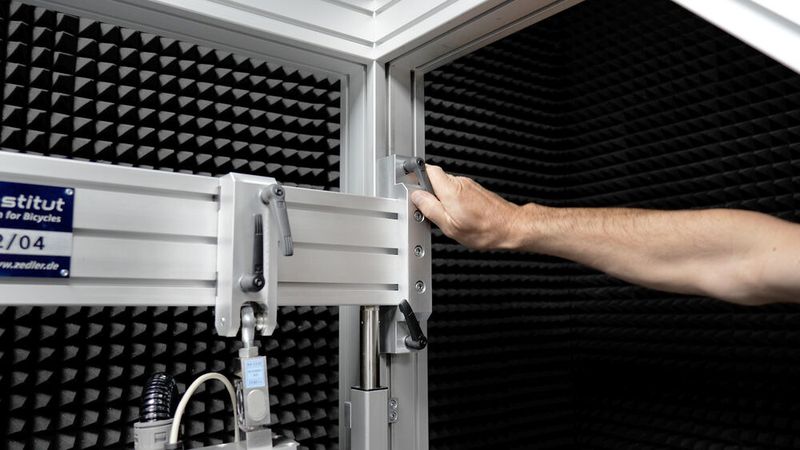 Die Norelem Klemmhebel dienen dem schnellen Fixieren und Positionieren. (Bild: Zedler-Institut/Norelem)