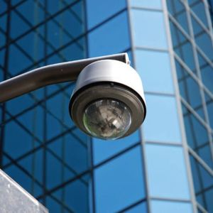In immer mehr Unternehmen kommen Sicherheitslösungen mit IP-Kameras zum Einsatz.