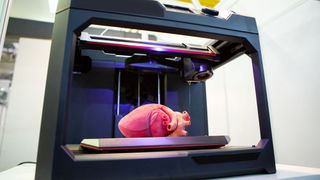 Das Herz aus dem 3D-Drucker: Neue Verfahren ermöglichen es, komplexe menschliche Gewebe und Organe zu drucken, was potenziell lebensrettend sein könnte. (Bild: scharfsinn86 - stock.adobe.com)