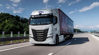 Plus will zusamen mit Iveco das automatisierte Fahren bei Lkw voranbringen. (Bild: Iveco)