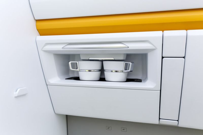 Die integrierte Espressomaschine ist etwas für Morgenmuffel. (VW)