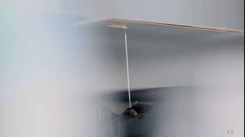 Ein präzise gesteuerter Leimauftrag hilft, Ressourcen zu sparen. (Bild: Gerhard Schubert GmbH)