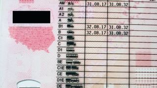 Aufgemerkt beim Fälschen: Die Datumsangaben sollten plausibel sein. Ein 32. August kommt im Jahreslauf einfach nicht vor.  (Polizei Dortmund)