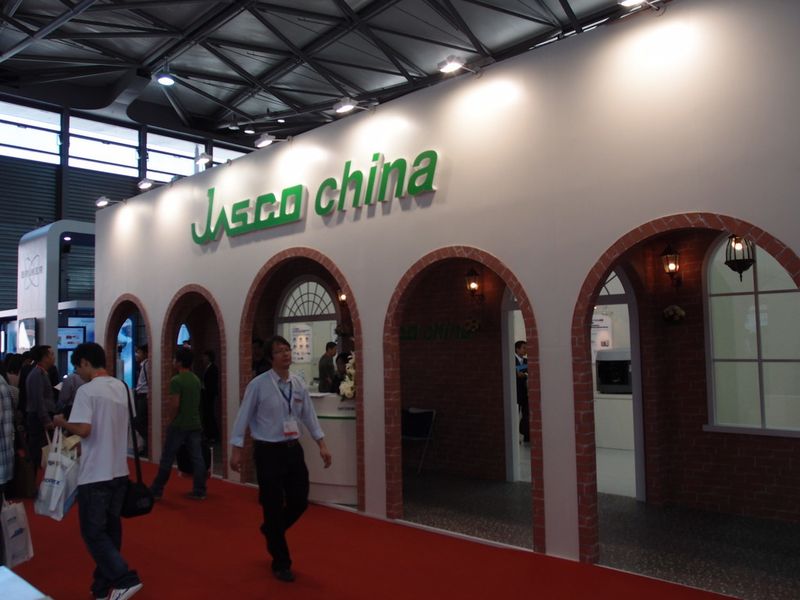 Viele internationale Firmen waren mit ihren chinesischen Niederlassungen auf der Ausstellung vertreten. (Bild: LABORPRAXIS)