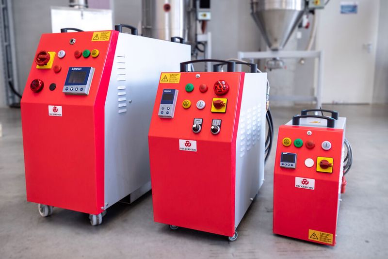 Deckerform hat – quasi vom Praktiker für Praktiker – eine Baureihe von hochwertigen und genau regelbaren Temperiergeräten entwickelt, die sehr gute Ergebnisse liefert und einfach instand zu halten ist. Auch sie können auf der Kuteno in Halle 1 begutachtet werden. (Bild: Deckerform)