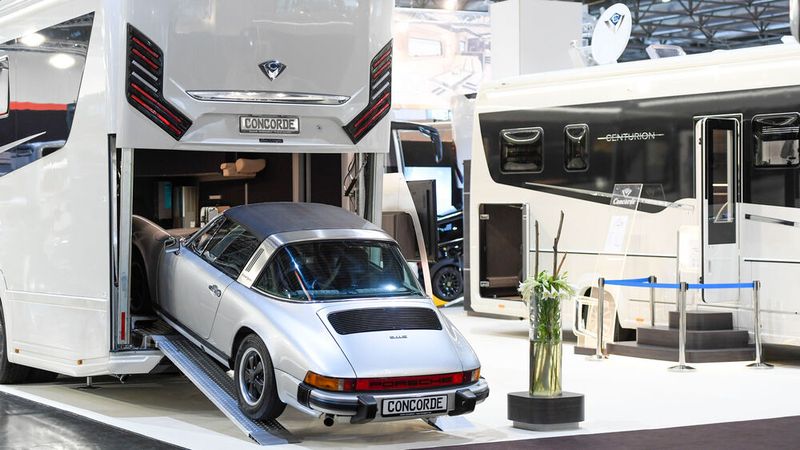 Egal ob der Porsche ... (Bild: Messe Düsseldorf/ctillmann)