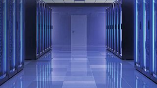 Kaskadierbar: der DC/DC-Abwärtswandler TPS546D24A maximiert die Leistungsdichte in Hochstrom-Stromversorgungen für FPGAs und Prozessoren. (Texas Instruments)